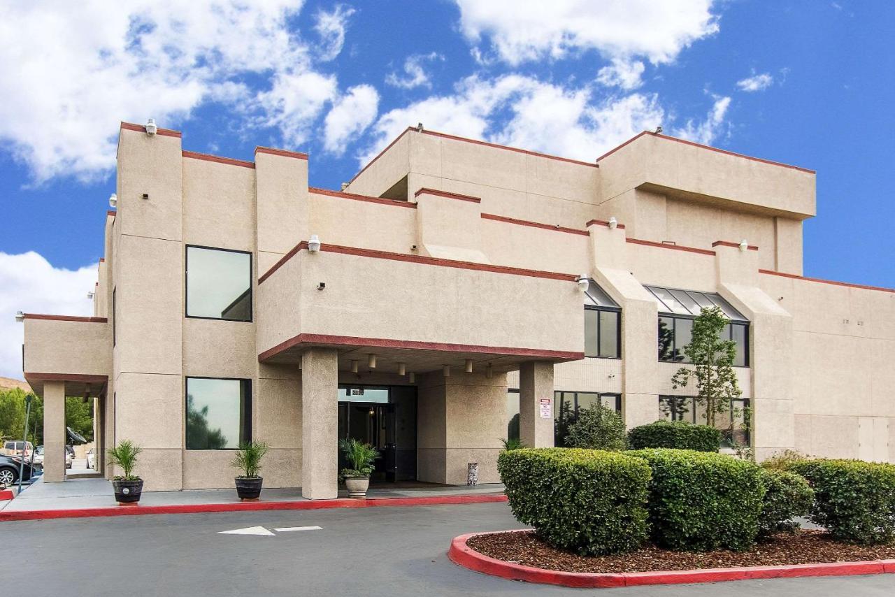 San Bernandino Inn & Suites San Bernardino Exterior photo